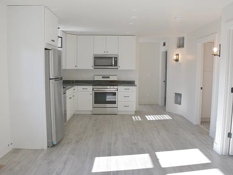 2425 1/2 W 39th Ave — Photo 7