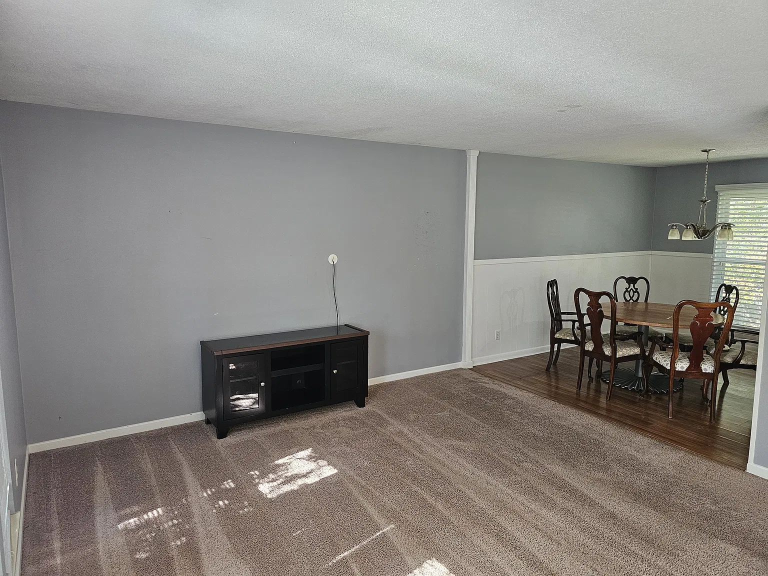 4 bed, 2094 sqft, $2,200 — Photo 4