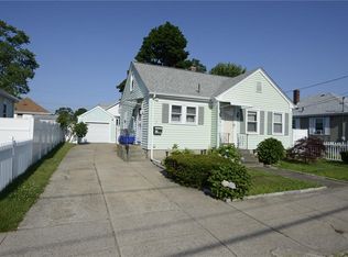108 Woodbury St, Pawtucket, RI 02861