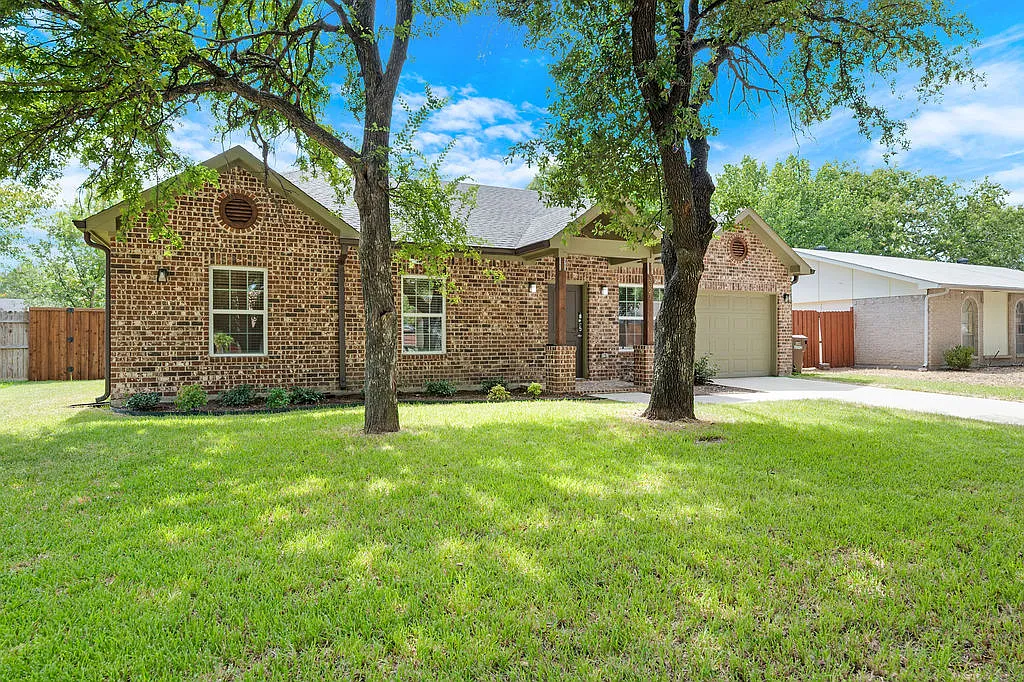 3 bed, 1471 sqft, $3,400 — Photo 3