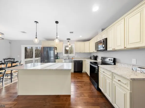 5 Birchwood Dr, Montague Twp., NJ 07827