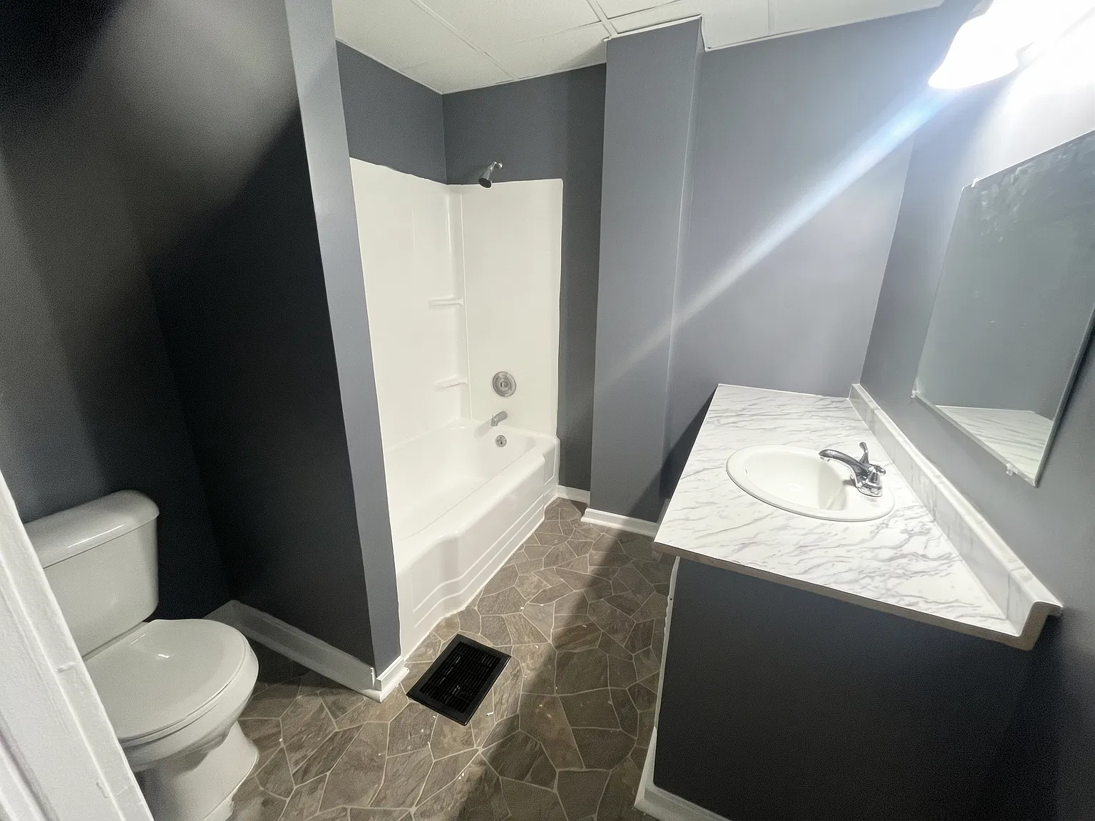2 bed, 700 sqft, $850 — Photo 3