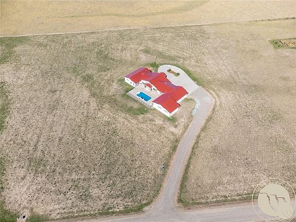 4th image of 325 Three Wolf Rd