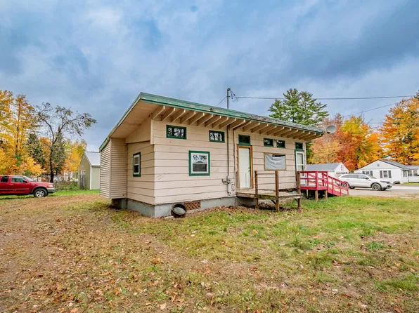 2 Knowles Avenue, Milo, ME 04463