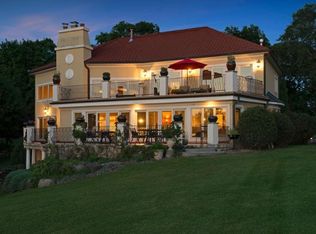 30 Old Orchard Ln, Tonka Bay, MN 55331