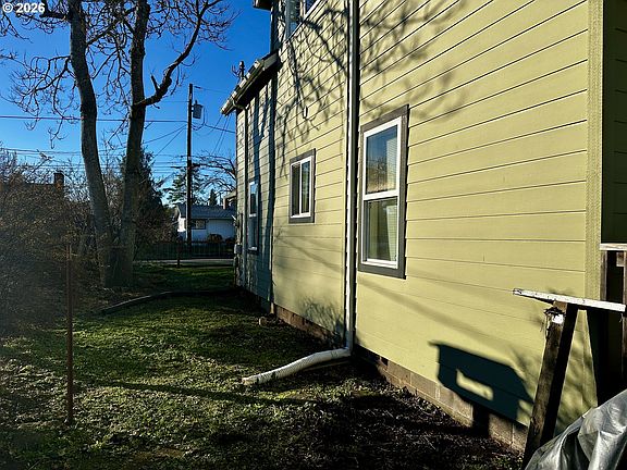 5th image of 822 S 8th St