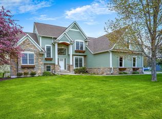 1101 Maple Dr, Hudson, WI 54016