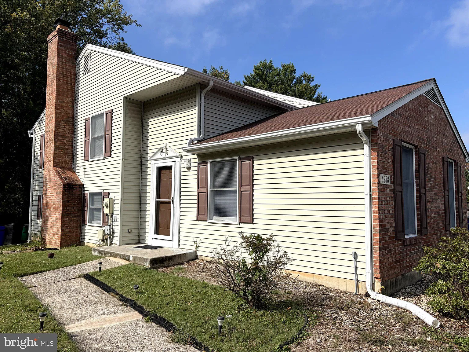 3 bed, 2.5 bath, 1364 sqft, $2,700 — Photo 1
