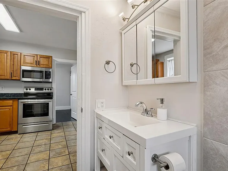137 E Grant St — Photo 19