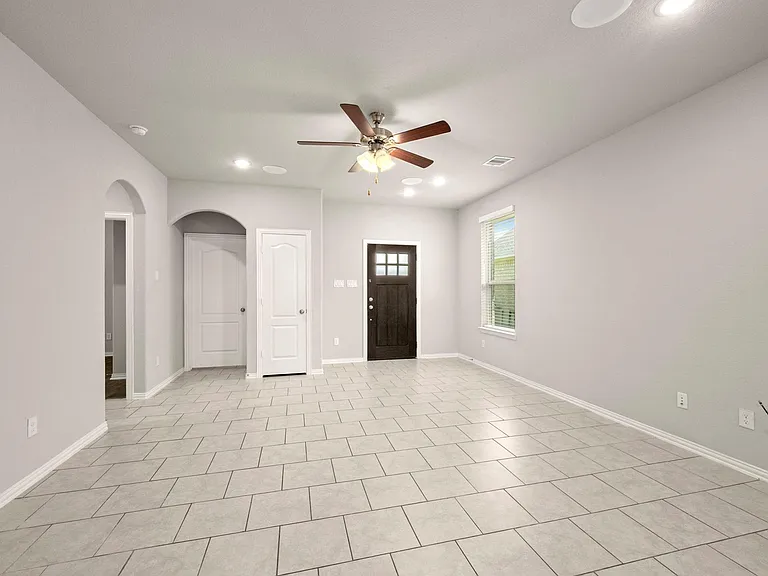 7446 French Quarter Ct — Photo 5