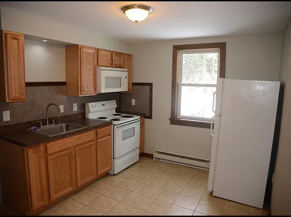 338 Scotrun Ave APT 202, Scotrun, PA 18355