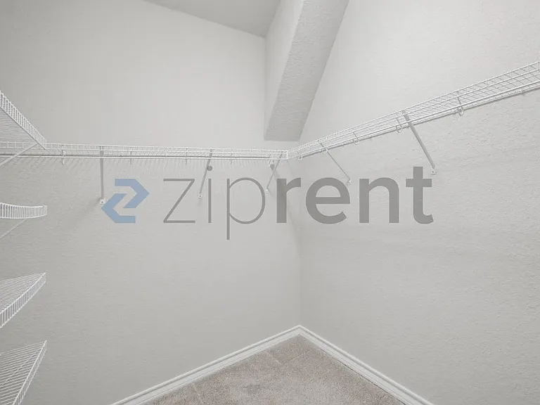 1550 Dundee Park — Photo 20