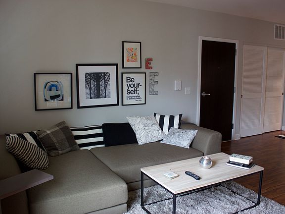 4th image of 1805 W Argyle St APT 6B