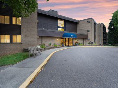 5697 Green Circle Dr APT 319, Minnetonka, MN, 55343