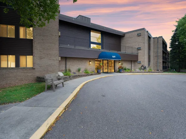 5697 Green Circle Dr APT 319, Minnetonka, MN 55343