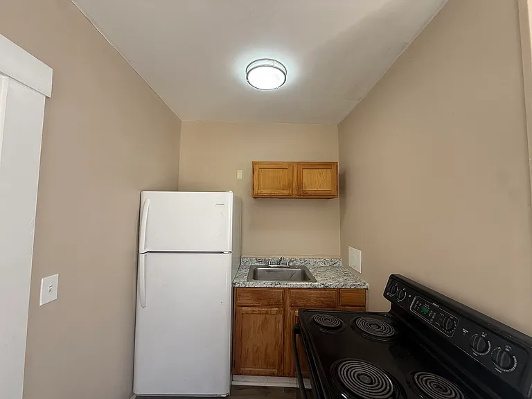 42 Franklin St #F — Photo 8