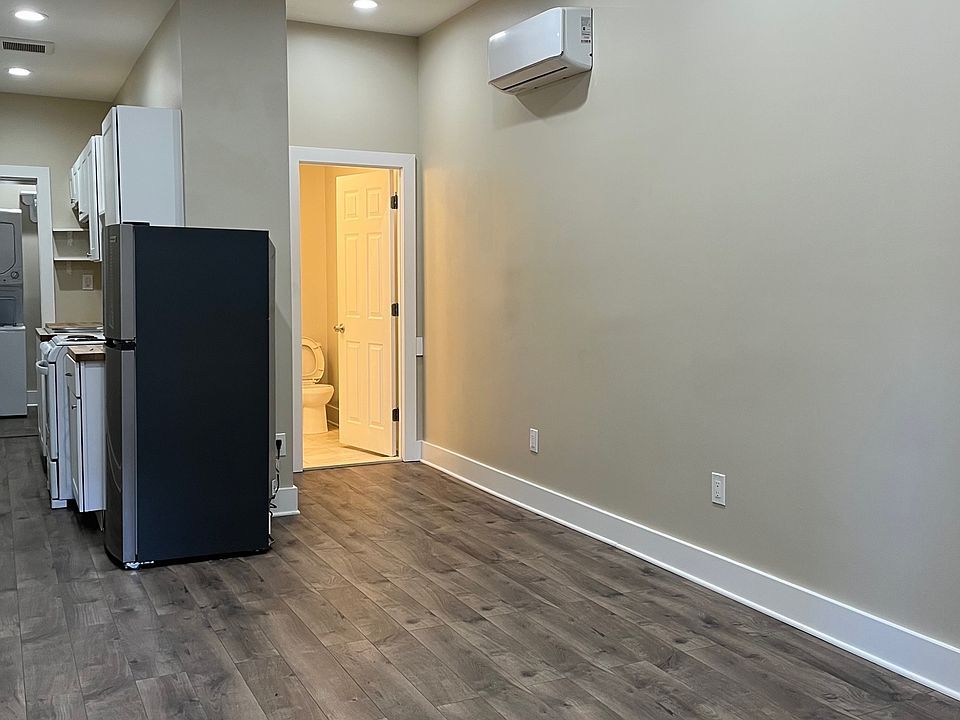 1st image of 121 W Saratoga St #1R