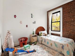 21-06 35th St #3E, Astoria, NY 11105