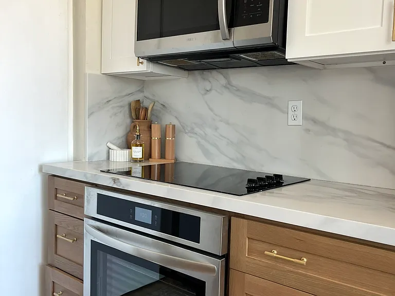 1907 Robinson Ave #403 — Photo 4