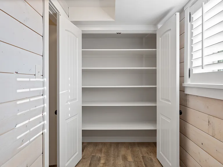 8 N 325 E — Photo 19