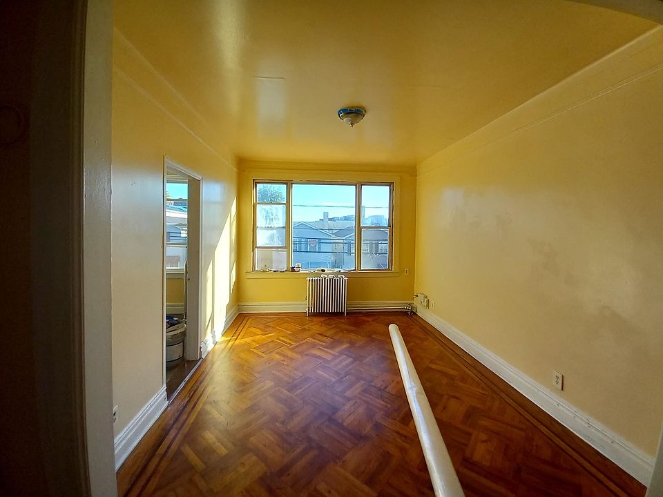 2nd image of 15 Bayview Ave Floor 2