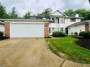18505 Woodside Xing S, Strongsville, OH