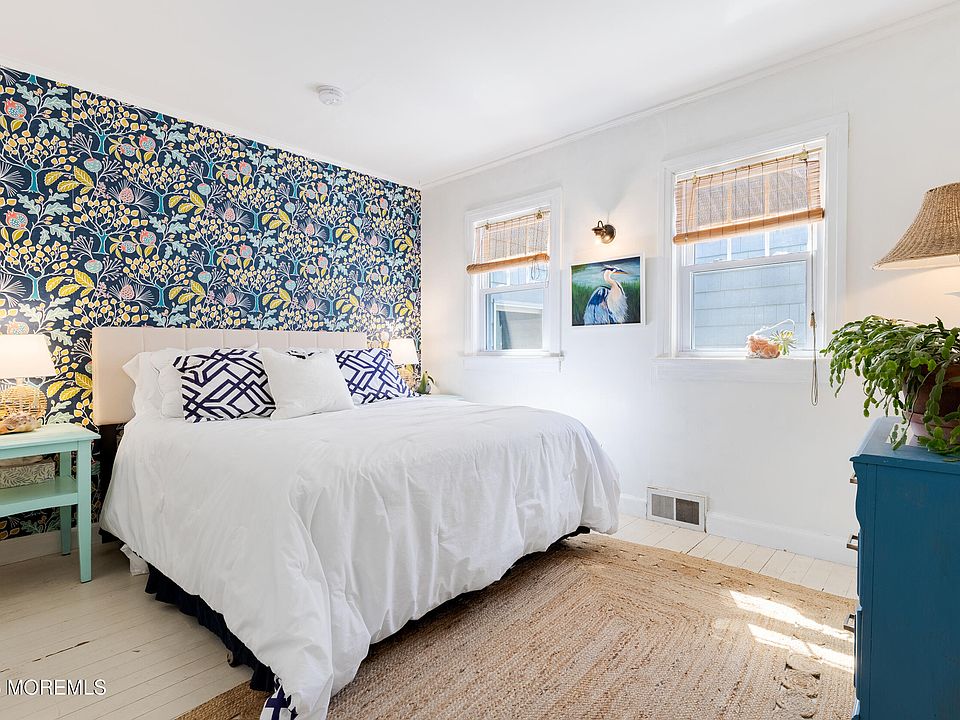 1st image of 813 Ocean Road