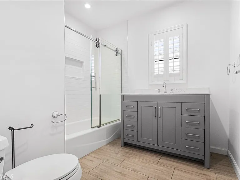 5227 Bellaire Ave #5227 — Photo 3