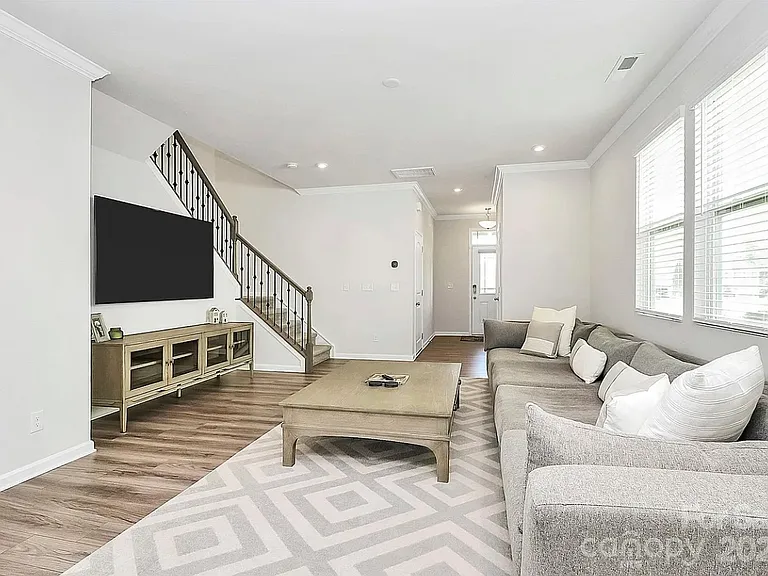 16042 Red Buckeye Ln — Photo 28