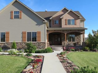 62 E 4th St S, Cowley, WY 82420