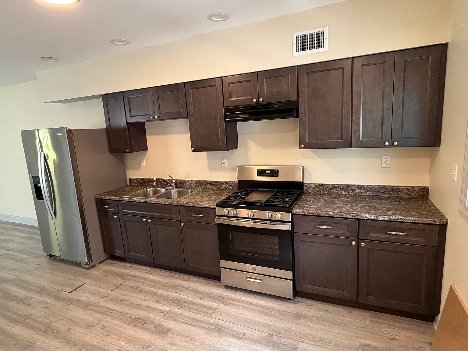 2 bed, $1,350 — Photo 2
