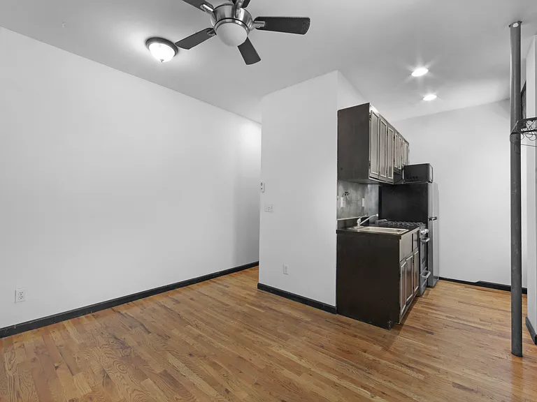 346 E 13th St #4 — Photo 3