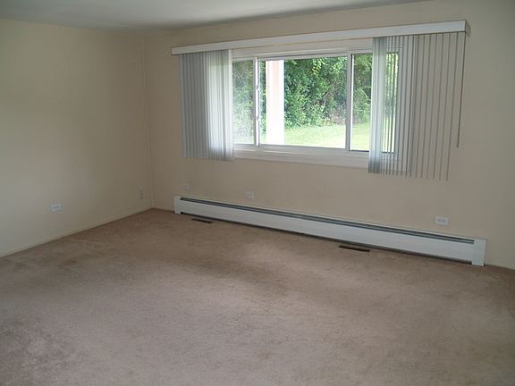 5th image of 1902 N Seminary Ave APT 201