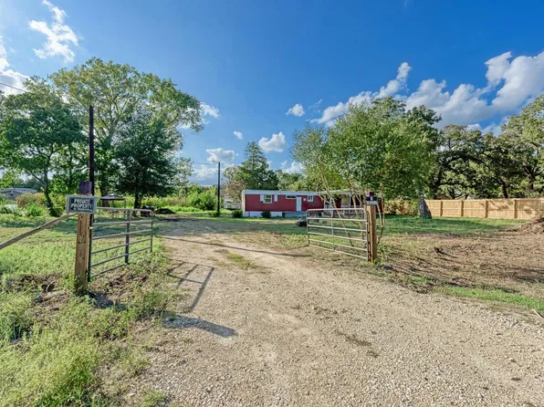 180 Zimmerman Ave #A, Bastrop, TX 78602