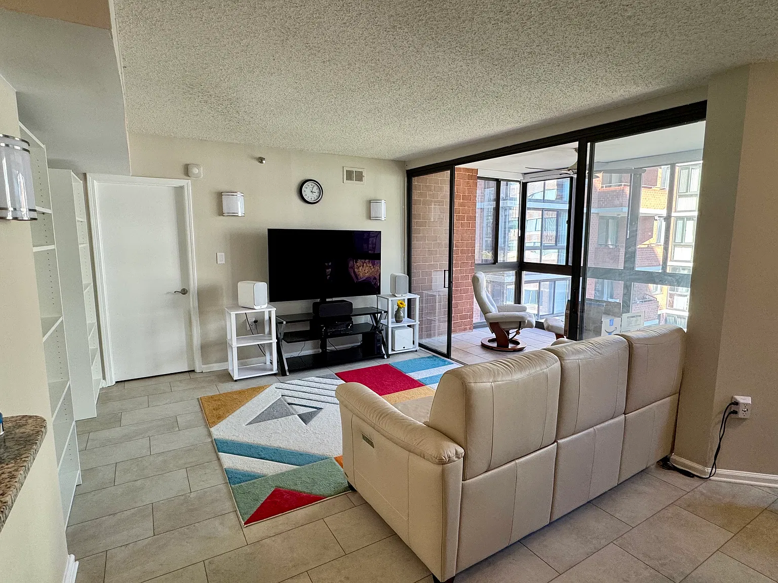 2 bed, 1170 sqft, $3,600 — Photo 3
