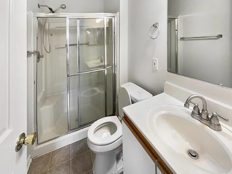 2541 Markham Ln — Photo 14