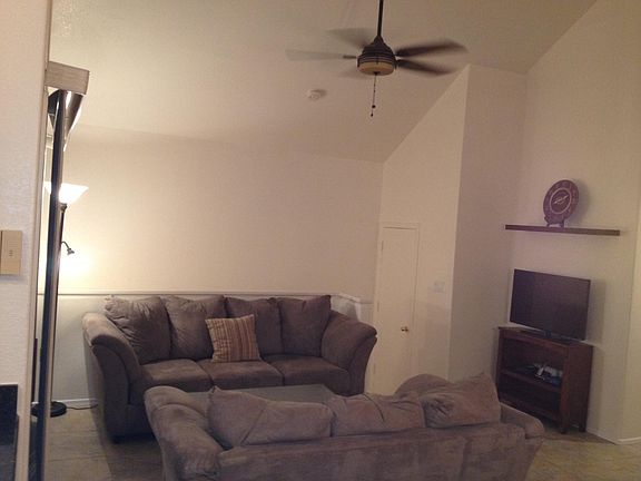 4th image of 1633 E Lakeside Dr