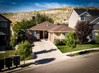 2002 W Woodview Dr, Lehi, UT 84043