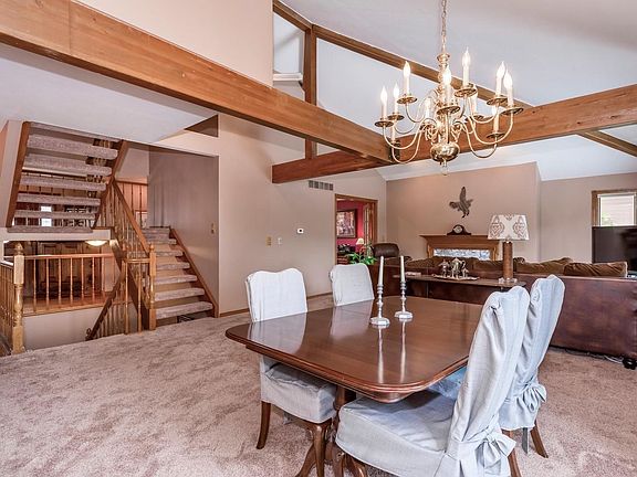 Spacious dining area in great room- open & great for entertaining!