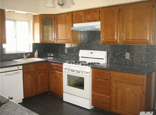 16909 26th Ave, Flushing, NY 11358