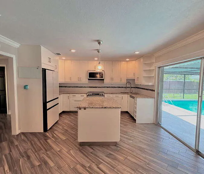 2426 Woodland Blvd — Photo 12