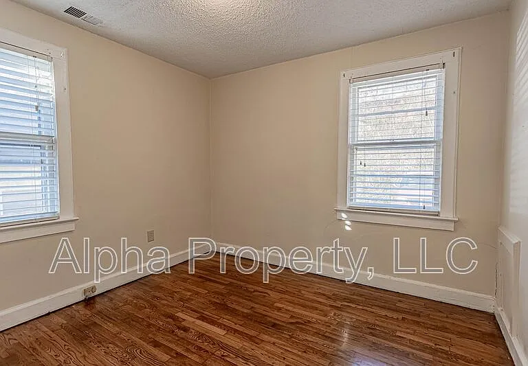 1315 E Washington St #A — Photo 5