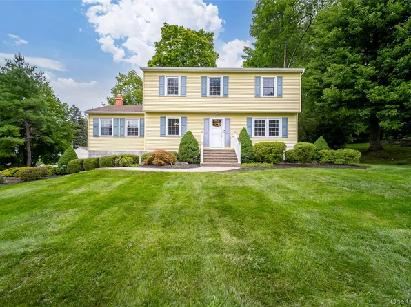 1 Tanglewood Lane, Poughkeepsie, NY 12603