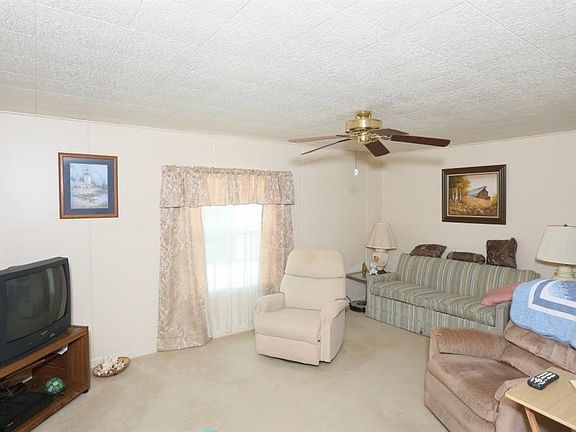2nd image of 1032 Oriole Cir