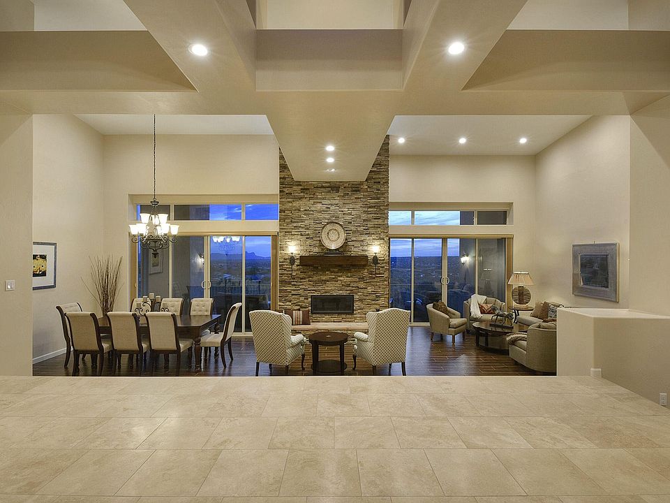 2nd image of 10315 N Cliff Dweller Pl