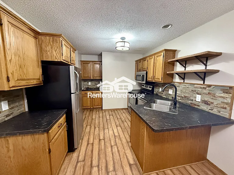 6762 Gretchen Ct N — Photo 4
