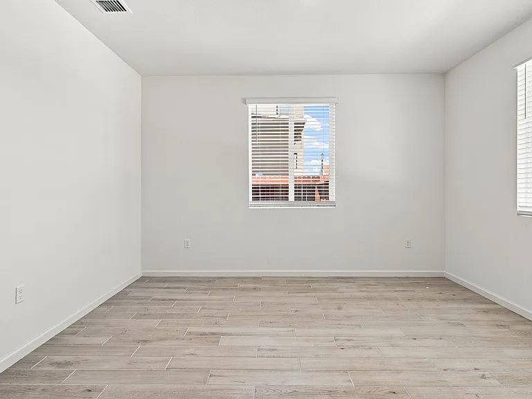 2516 Golden Bear St — Photo 8