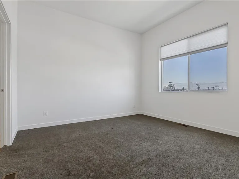 238 W Paramount Ave — Photo 19