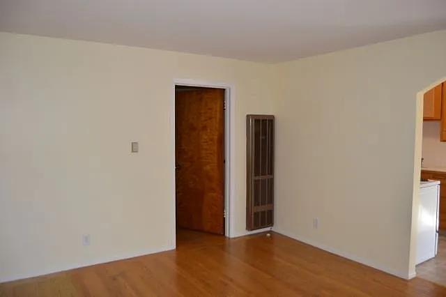 5481 Carlson Dr - 04 — Photo 4