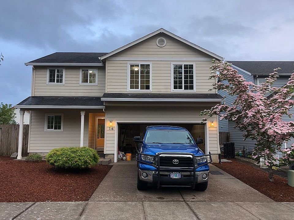 716 Autumn Ridge Drive, 4 Br